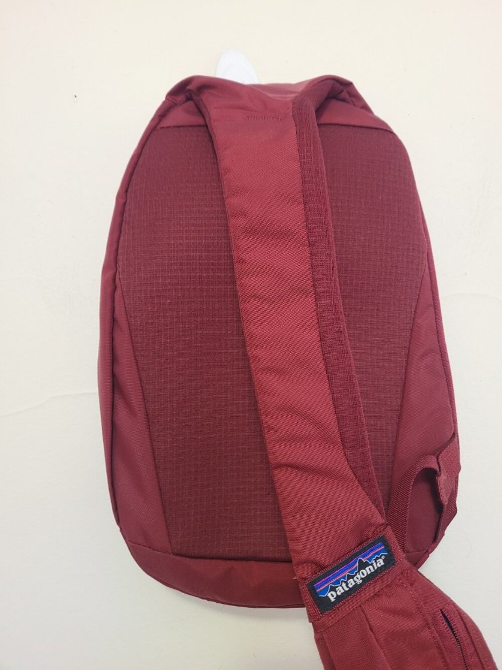 Patagonia Atom Sling 8L Bag Crossbody Hiking - Picture 2 of 7